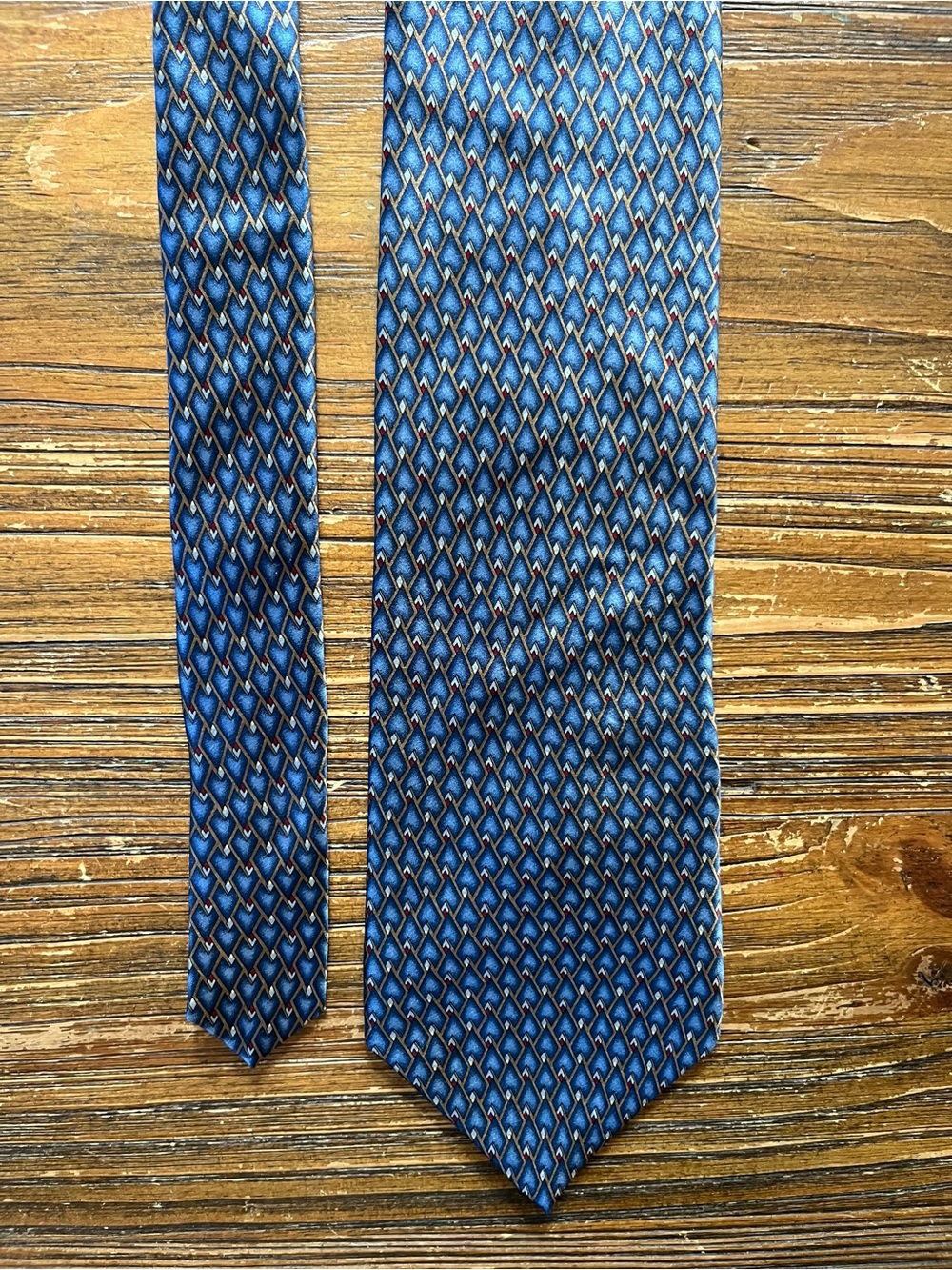 Barrington Men's Patterned Blue Silk Tie - Elegant Geometric Design